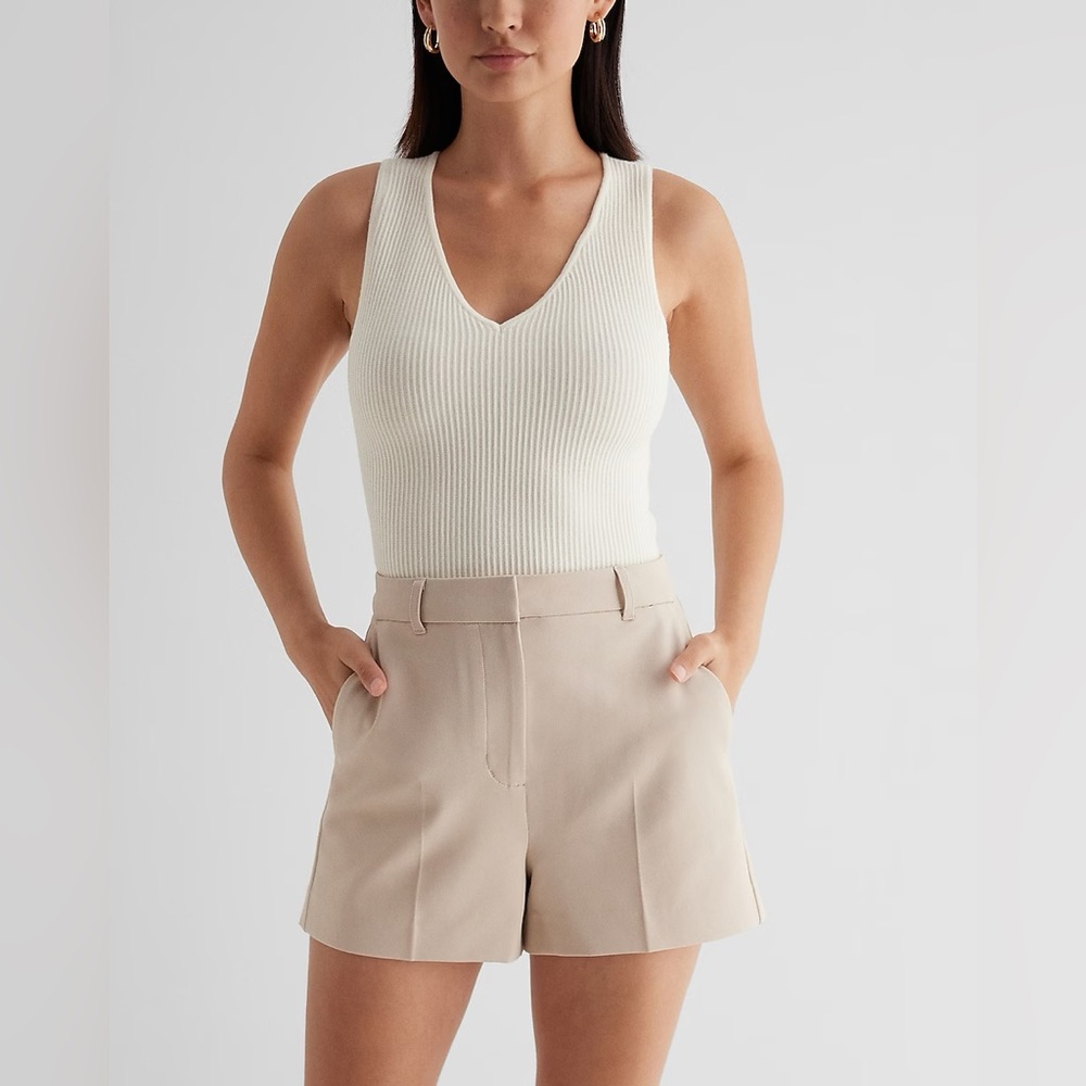 Express - Editor Super High Waisted Tailored Shorts - sz 6